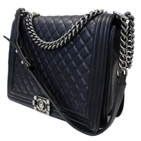 chanel boy flap shoulder bag